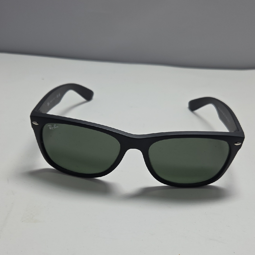 Ray-Ban Matte Black Sunglasses with Green RB2132 Lenses